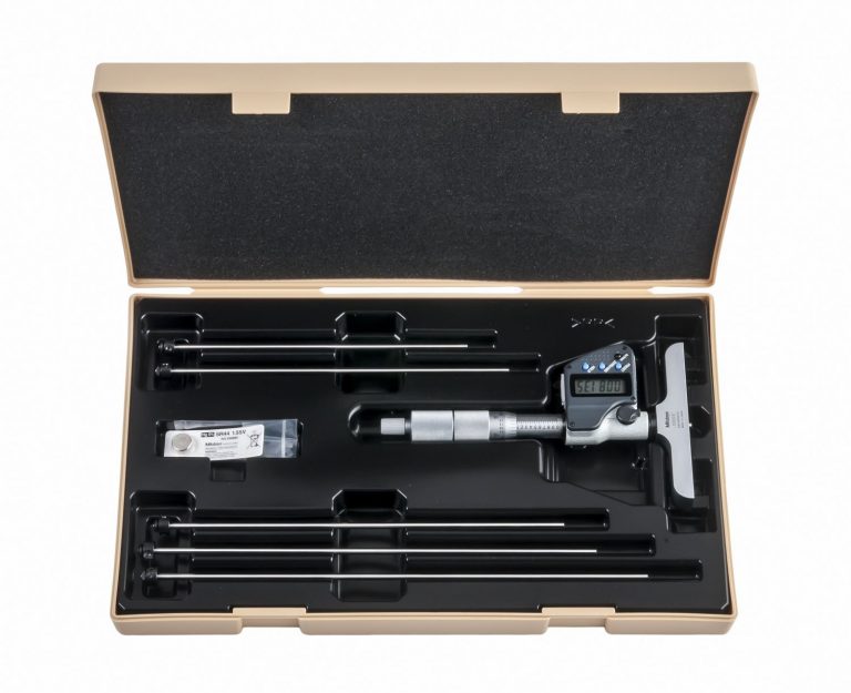 Mitutoyo 0-6" depth micrometer in case