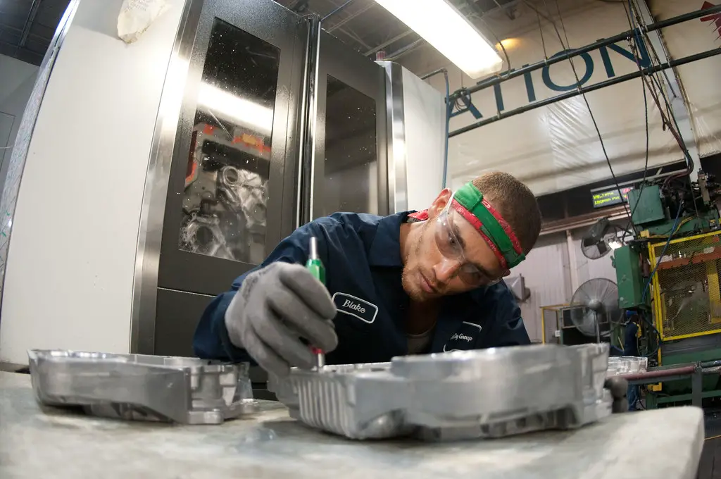 Guide to Becoming a CNC Operator - Machinist Guides