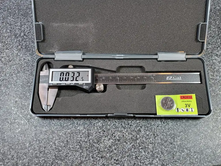 igaging ip54 digital caliper in box with battery